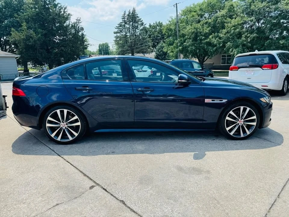2017 Jaguar XE - Image 2 of 14