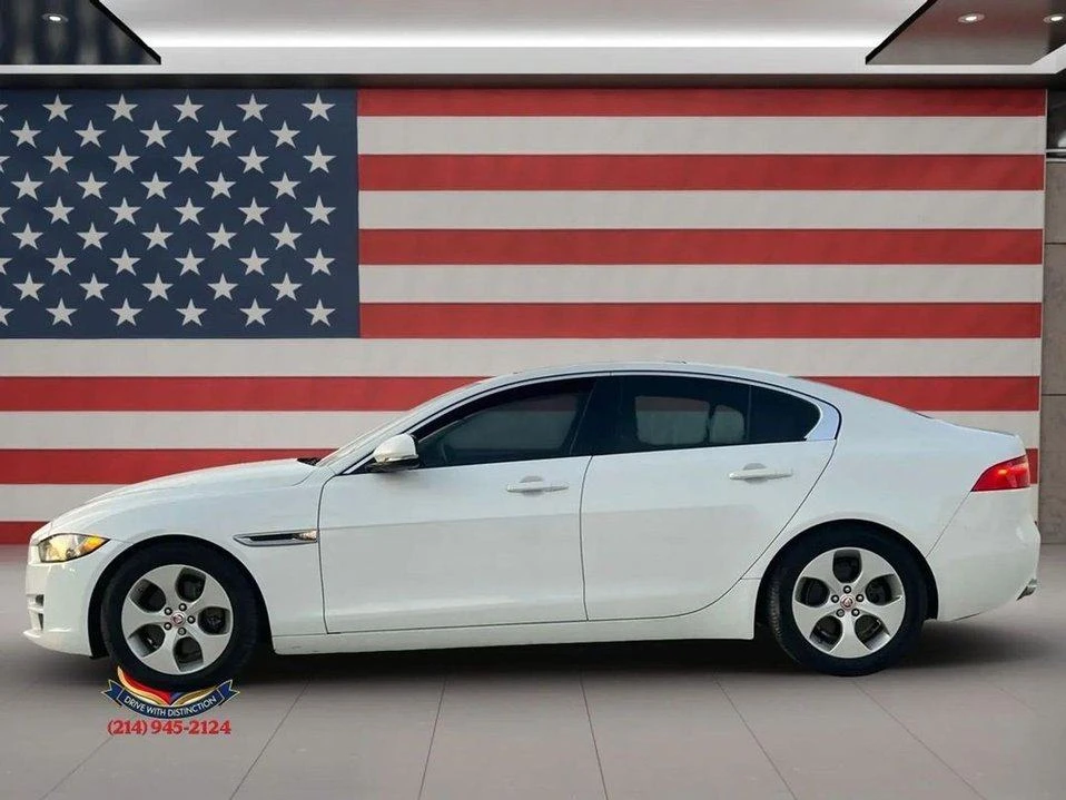 2017 Jaguar XE - Image 7 of 20