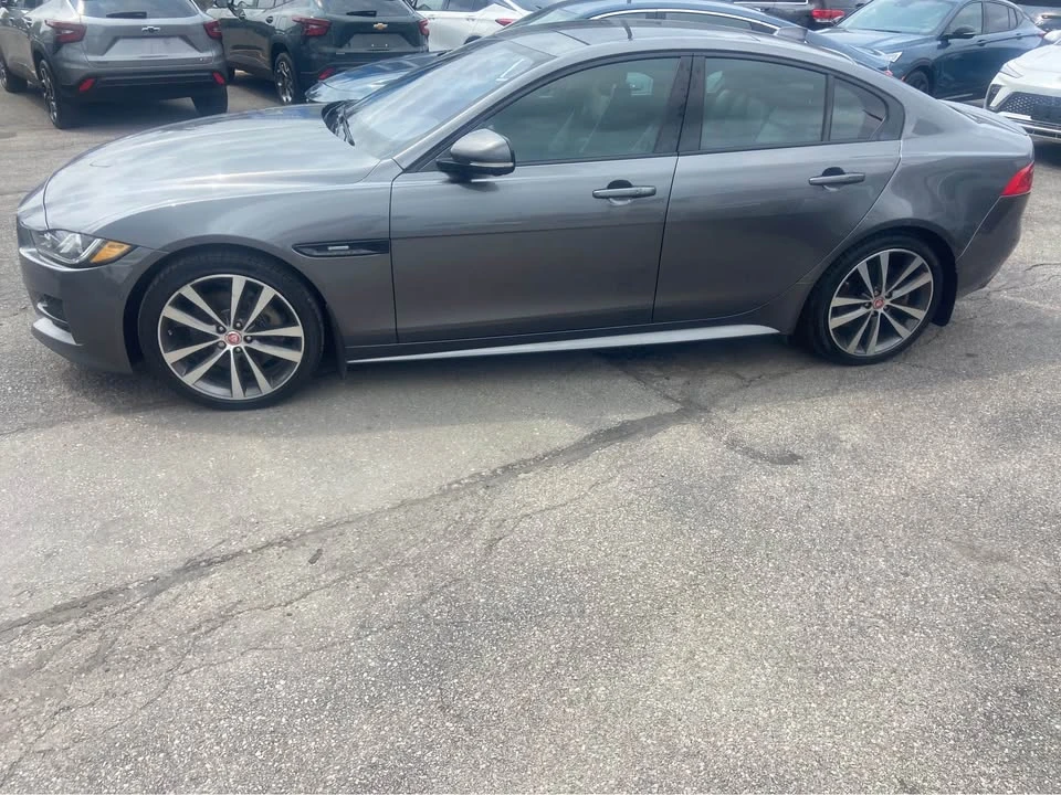 2017 Jaguar XE - Image 2 of 16