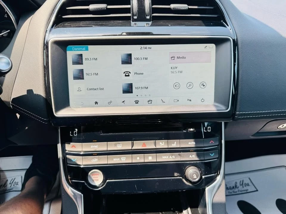 2017 Jaguar XE - Image 13 of 14