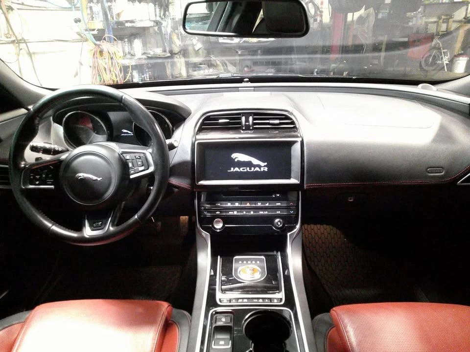2017 Jaguar XE - Image 14 of 20