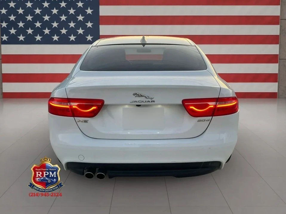 2017 Jaguar XE - Image 12 of 20