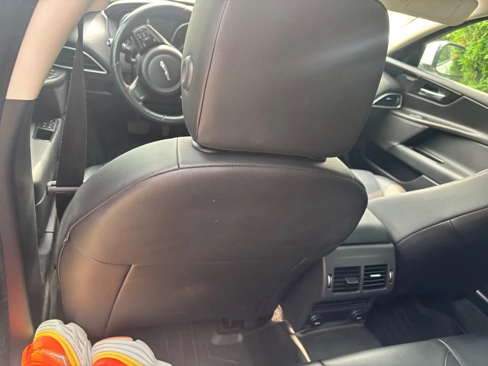 2017 Jaguar XE - Image 3 of 4