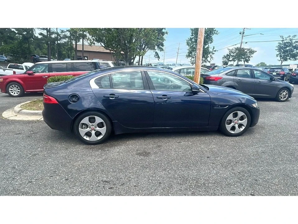 2017 Jaguar XE - Image 5 of 12