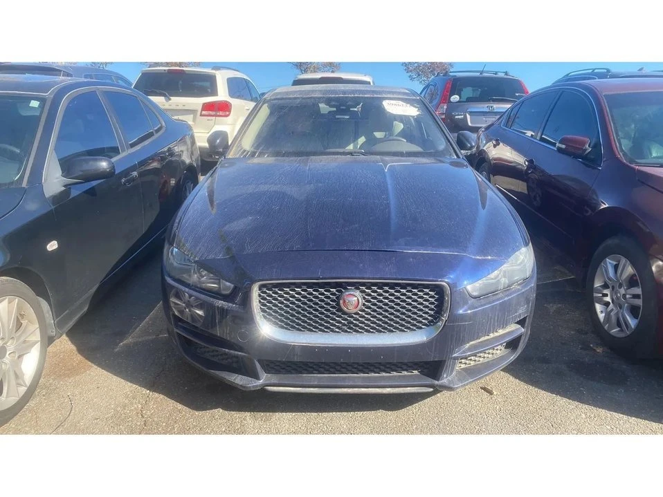 2017 Jaguar XE - Image 6 of 12