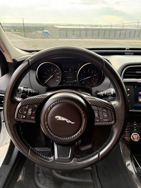 2017 Jaguar XE - Image 12 of 12