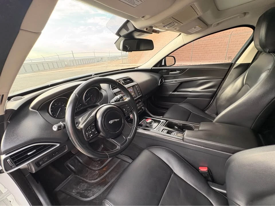 2017 Jaguar XE - Image 11 of 12
