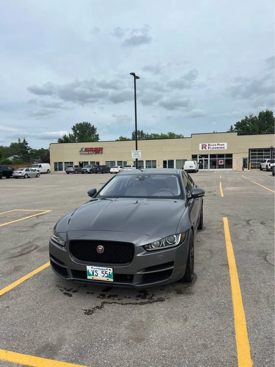 2017 Jaguar XE - Image 3 of 12