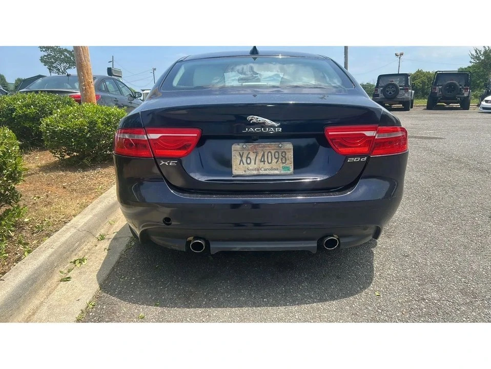 2017 Jaguar XE - Image 3 of 12