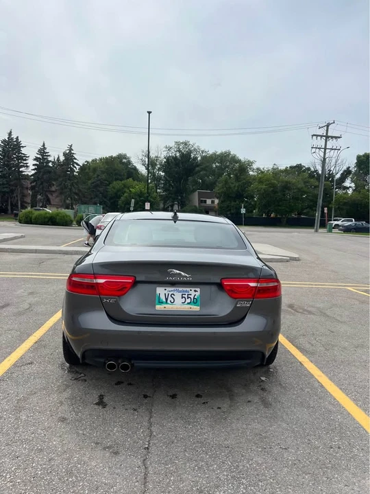 2017 Jaguar XE - Image 5 of 12