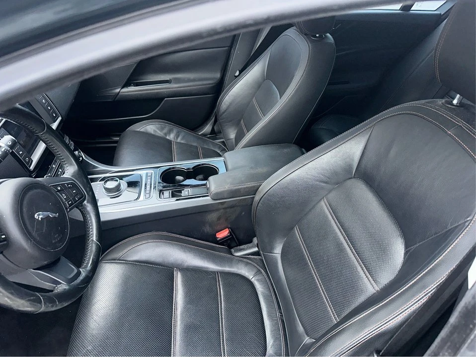 2017 Jaguar XE - Image 9 of 20