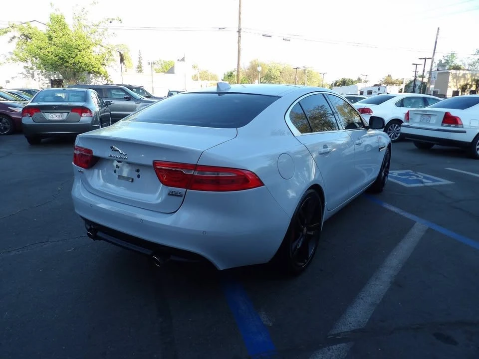 2017 Jaguar XE - Image 3 of 16