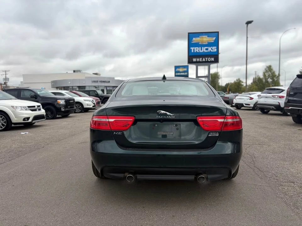 2017 Jaguar XE - Image 4 of 9