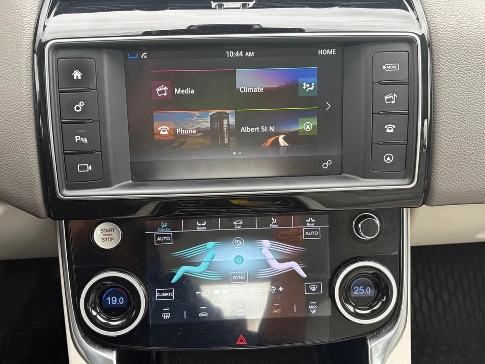 2017 Jaguar XE - Image 8 of 9