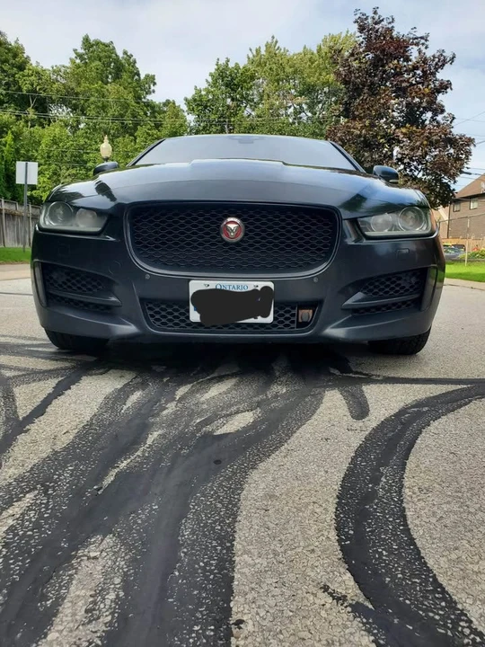 2017 Jaguar XE - Image 5 of 14