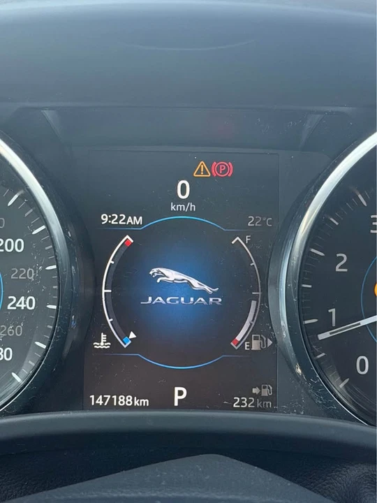 2017 Jaguar XE - Image 8 of 8