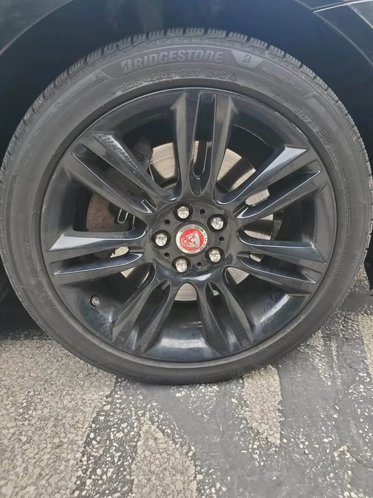 2017 Jaguar XE - Image 13 of 14