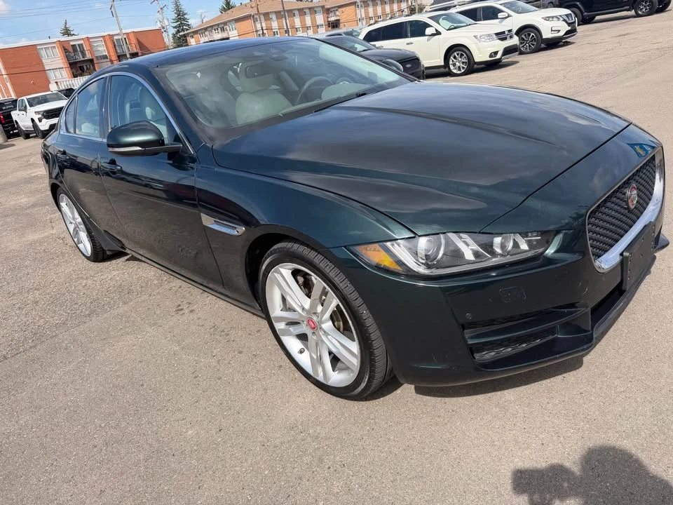 2017 Jaguar XE - Image 3 of 10