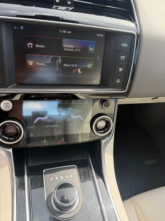 2017 Jaguar XE - Image 10 of 10