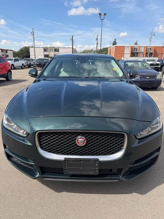 2017 Jaguar XE - Image 2 of 10