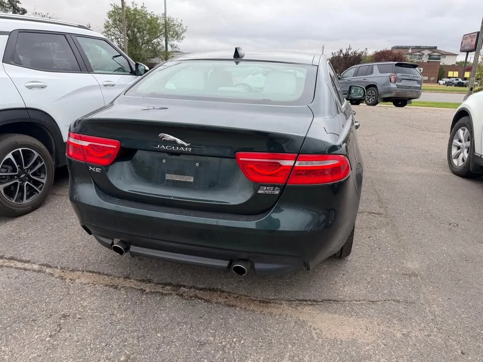 2017 Jaguar XE - Image 2 of 6