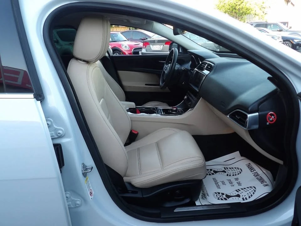 2017 Jaguar XE - Image 6 of 16