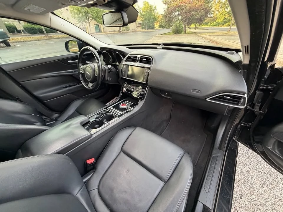 2017 Jaguar XE - Image 13 of 20