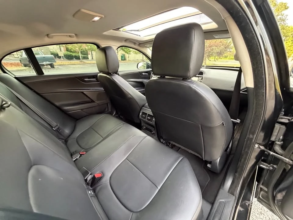 2017 Jaguar XE - Image 11 of 20