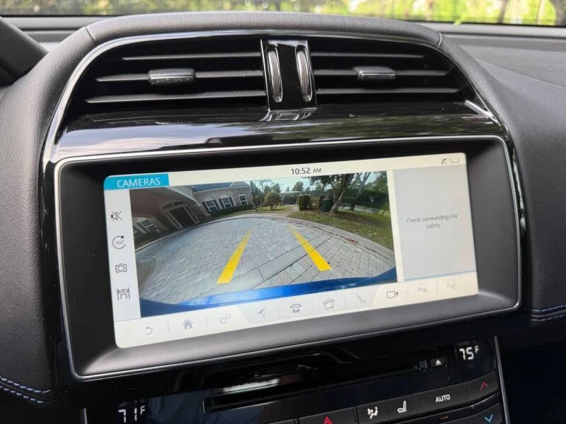 2017 Jaguar XE - Image 14 of 20