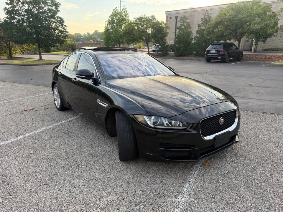 2017 Jaguar XE - Image 7 of 20