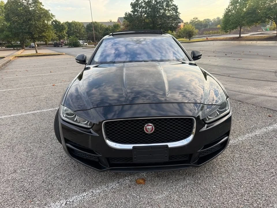 2017 Jaguar XE - Image 8 of 20