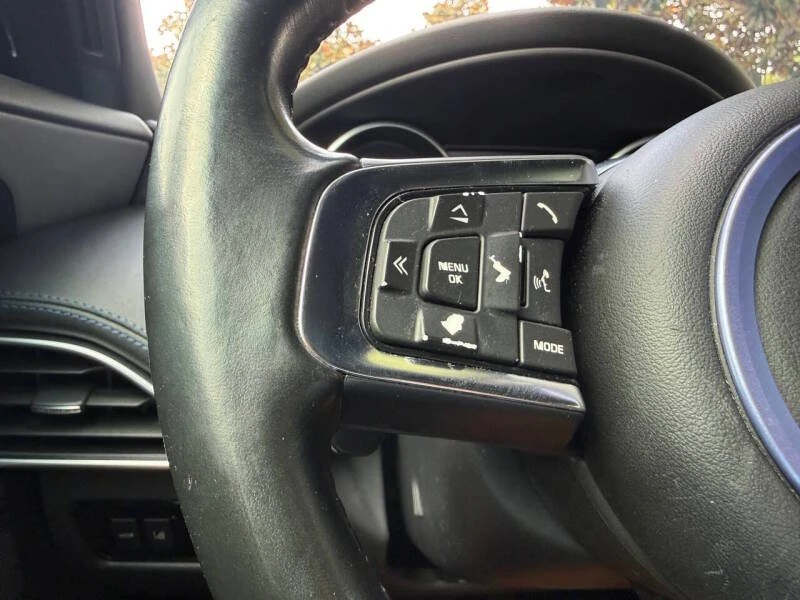 2017 Jaguar XE - Image 11 of 20