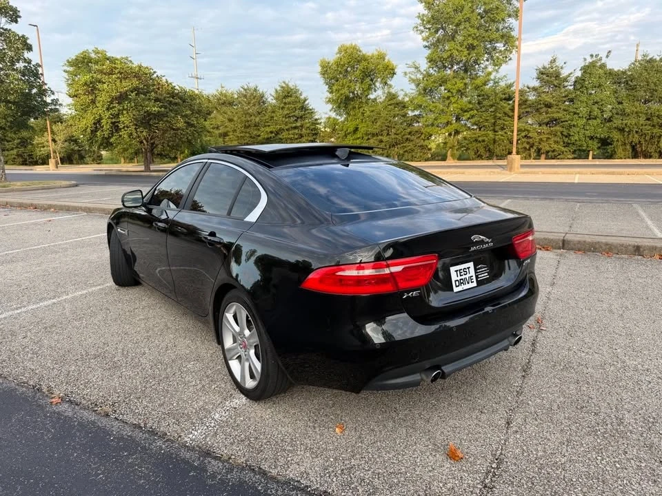 2017 Jaguar XE - Image 3 of 20