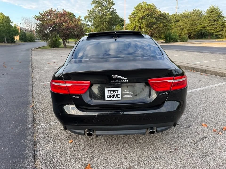 2017 Jaguar XE - Image 4 of 20