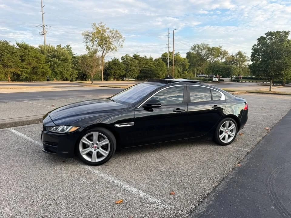 2017 Jaguar XE - Image 2 of 20