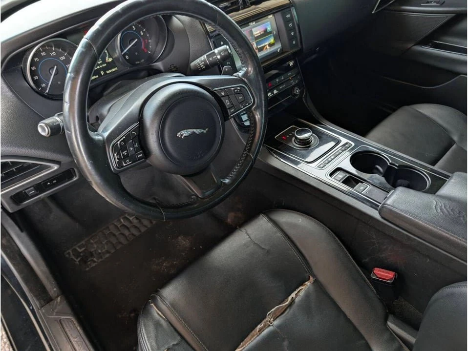 2017 Jaguar XE - Image 16 of 20