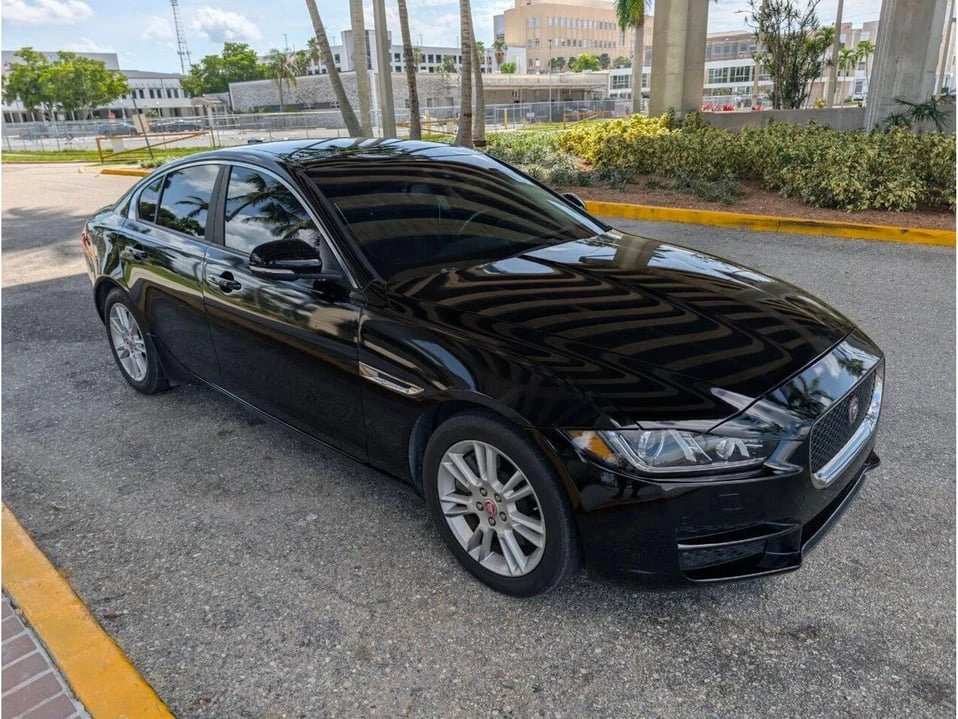 2017 Jaguar XE - Image 5 of 20