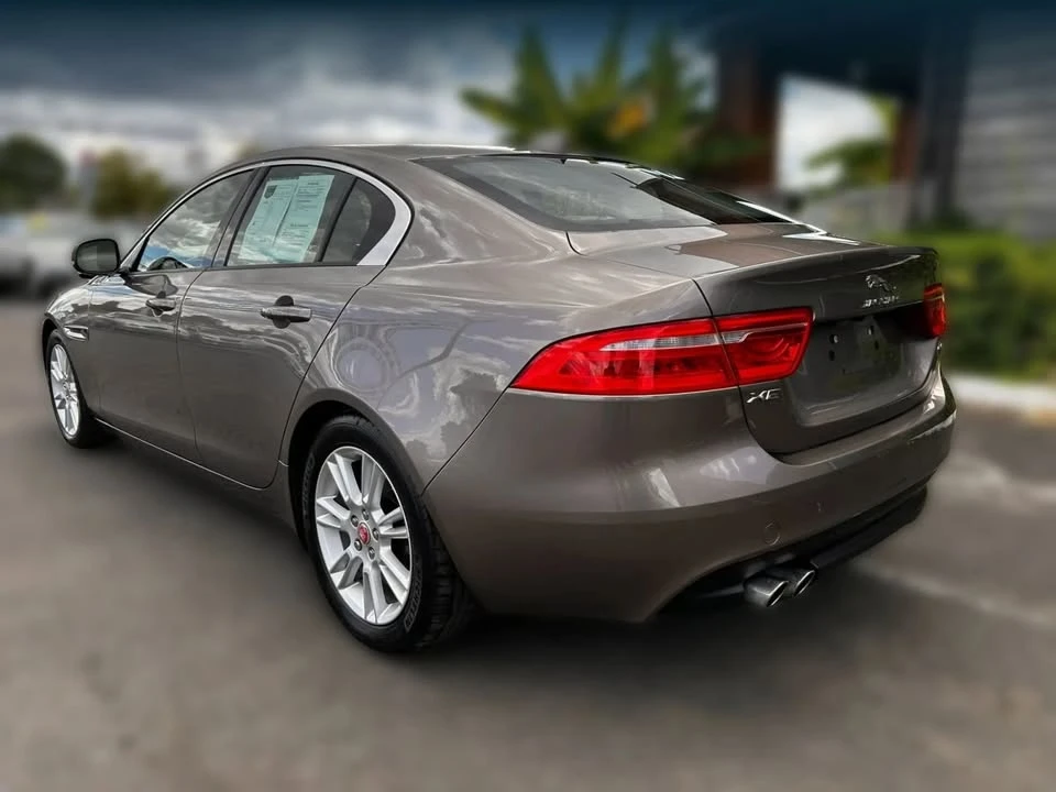 2017 Jaguar XE - Image 3 of 15