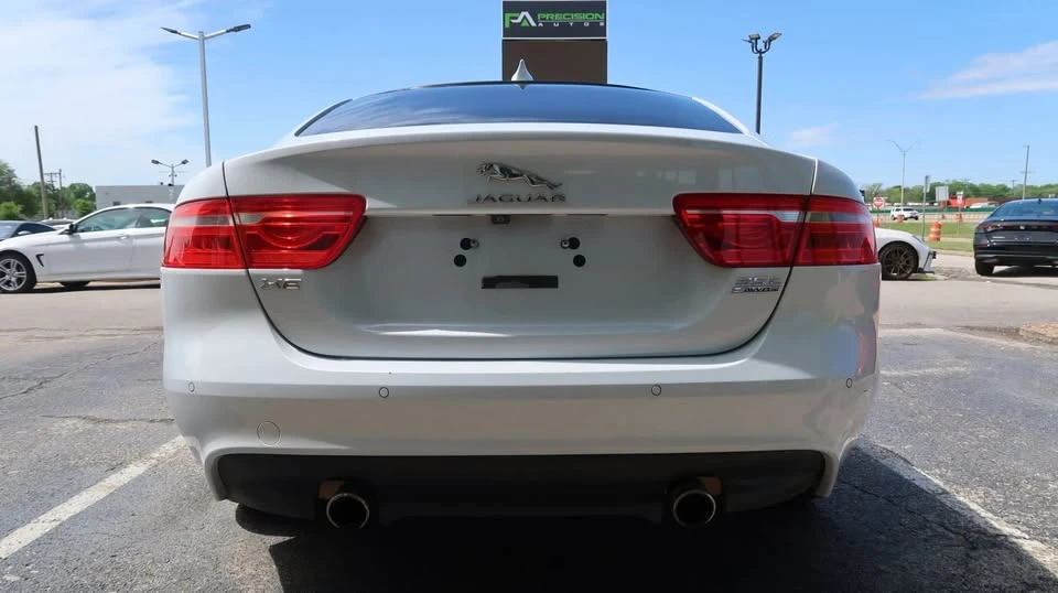 2017 Jaguar XE - Image 8 of 16