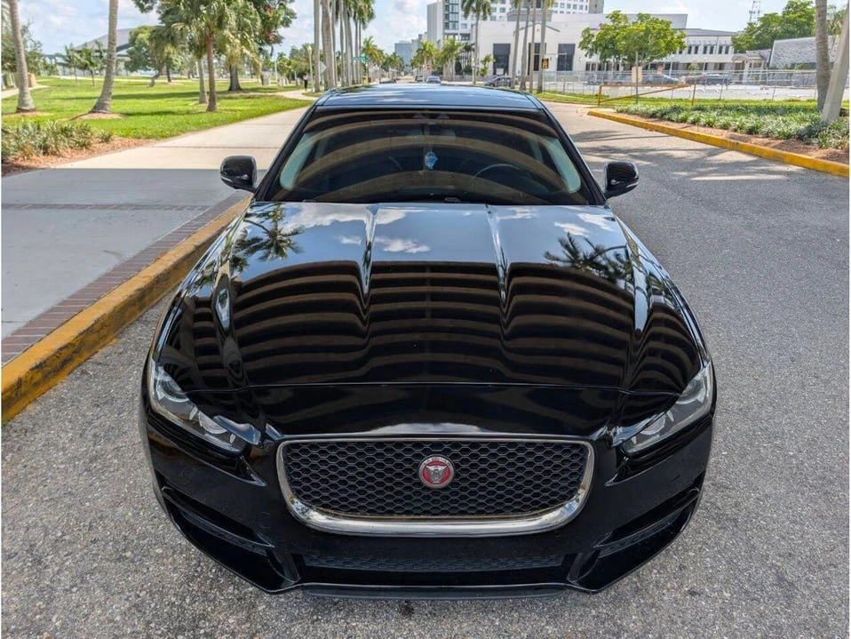2017 Jaguar XE - Image 4 of 20