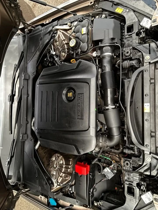 2017 Jaguar XE - Image 14 of 15