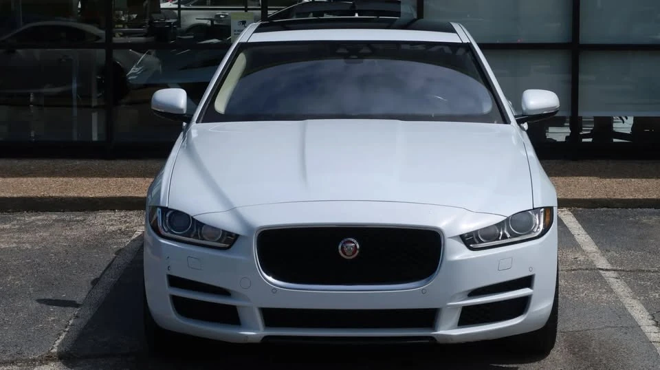 2017 Jaguar XE - Image 3 of 16