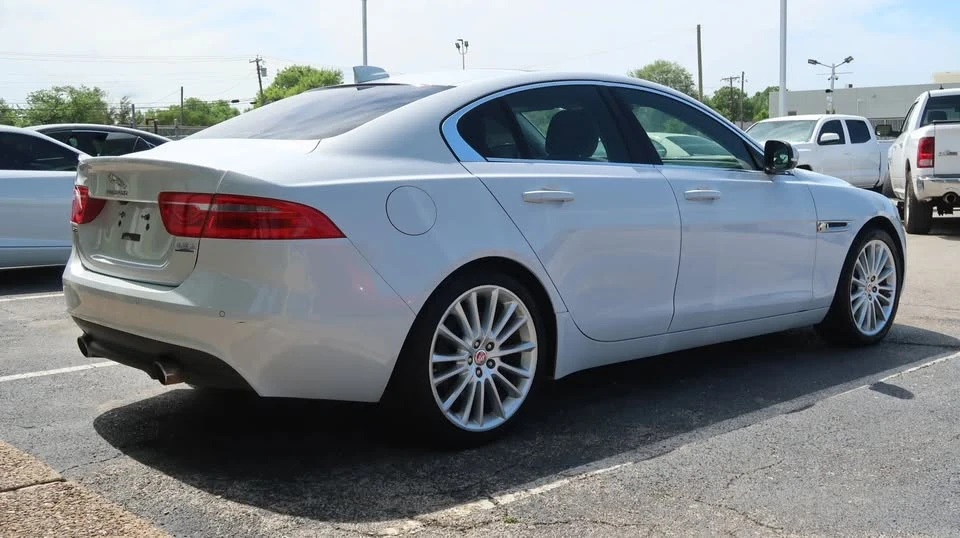2017 Jaguar XE - Image 12 of 16