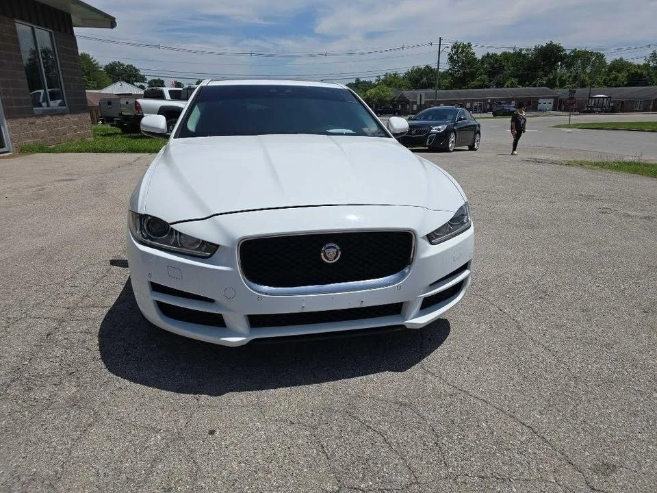 2017 Jaguar XE - Image 6 of 19
