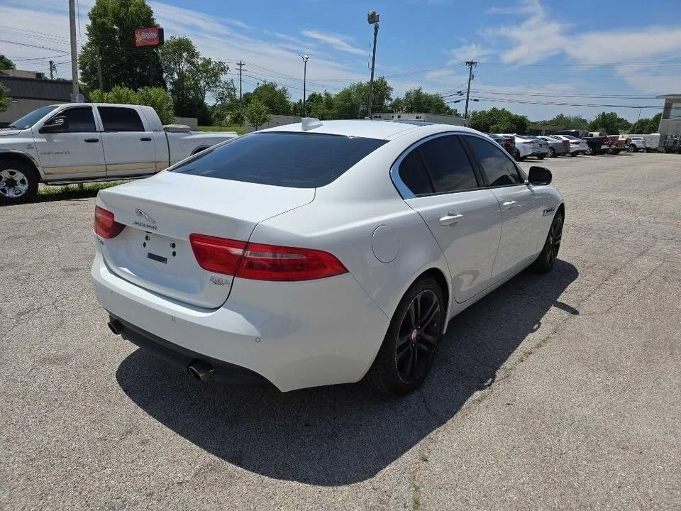 2017 Jaguar XE - Image 2 of 19