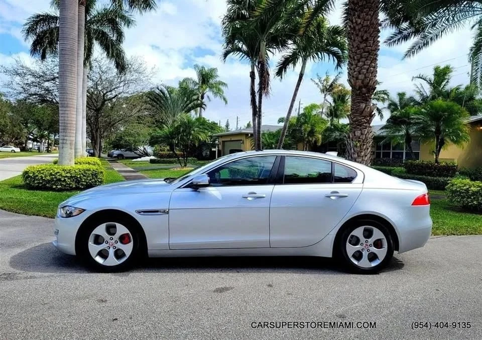 2017 Jaguar XE - Image 3 of 19