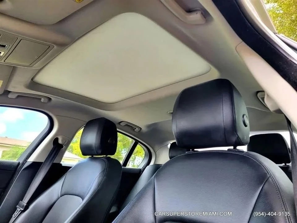 2017 Jaguar XE - Image 11 of 19