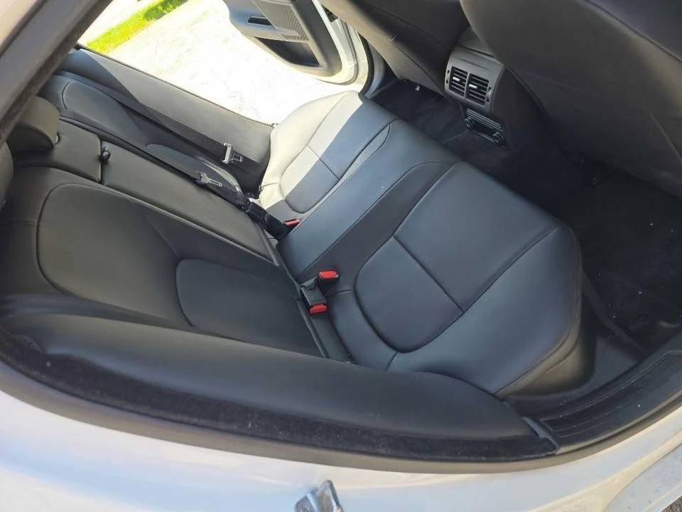 2017 Jaguar XE - Image 19 of 19