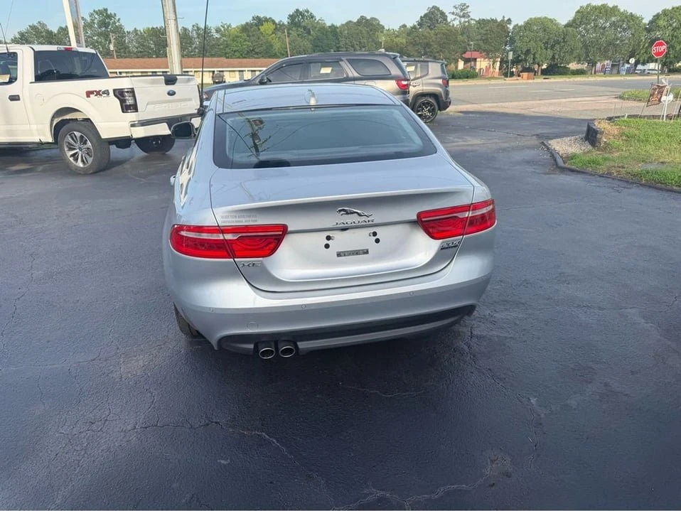2017 Jaguar XE - Image 9 of 14