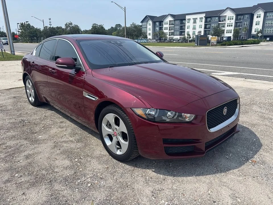 2017 Jaguar XE - Image 2 of 15